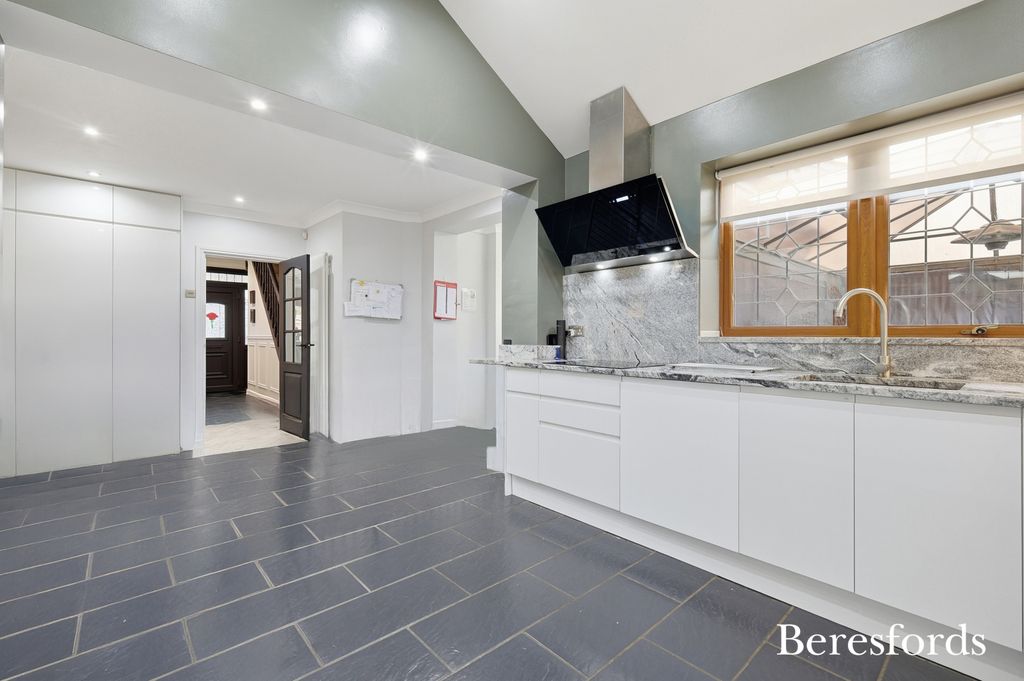 Property photo 3 of 26 Picture No. 44