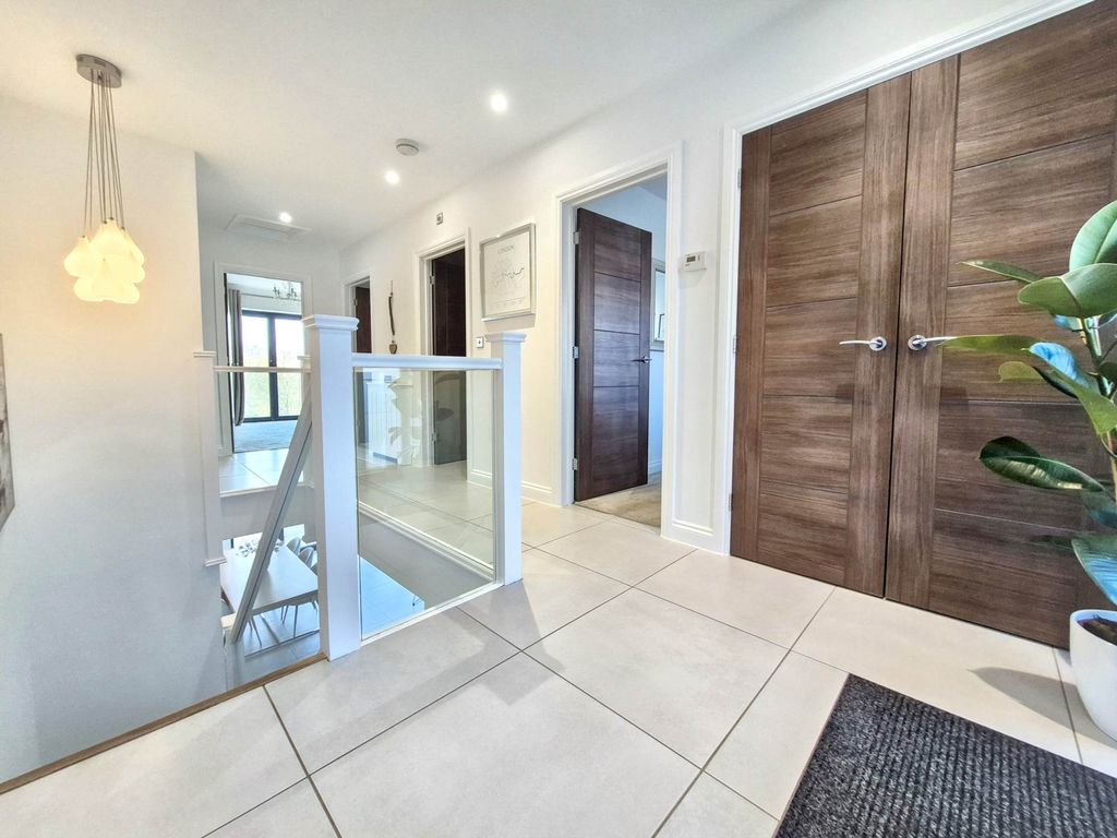 Property photo 3 of 30