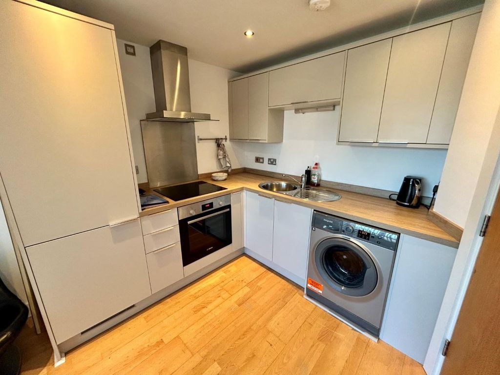 Property photo 2 of 7 Kitchen