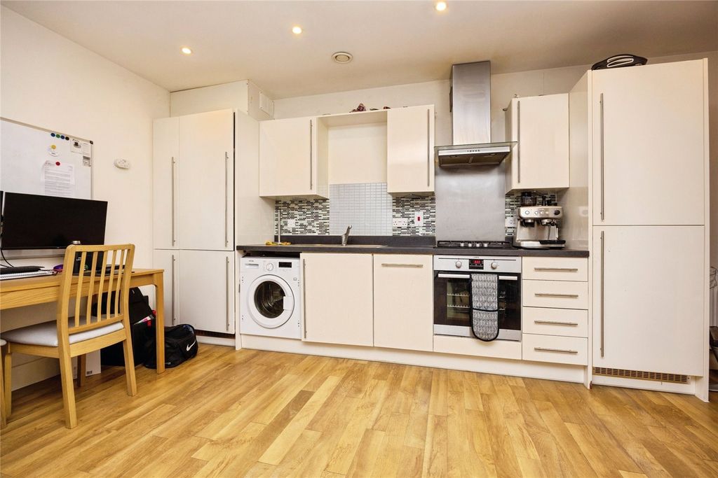 Property photo 2 of 15 Picture No. 10