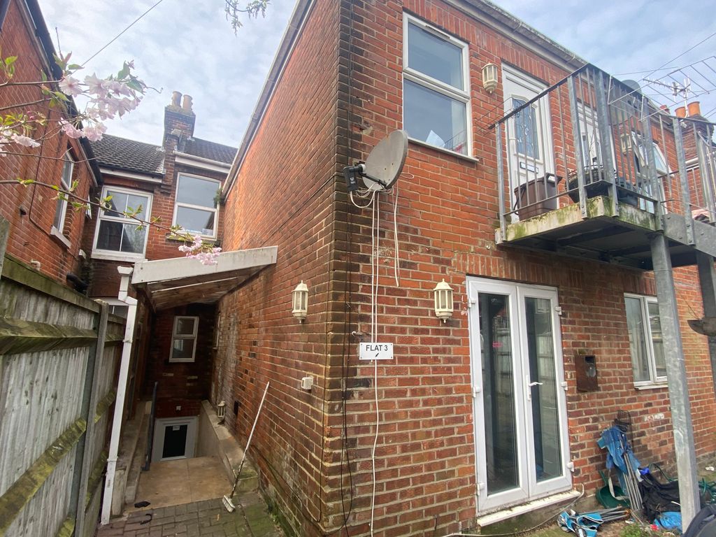 Property photo 2 of 6