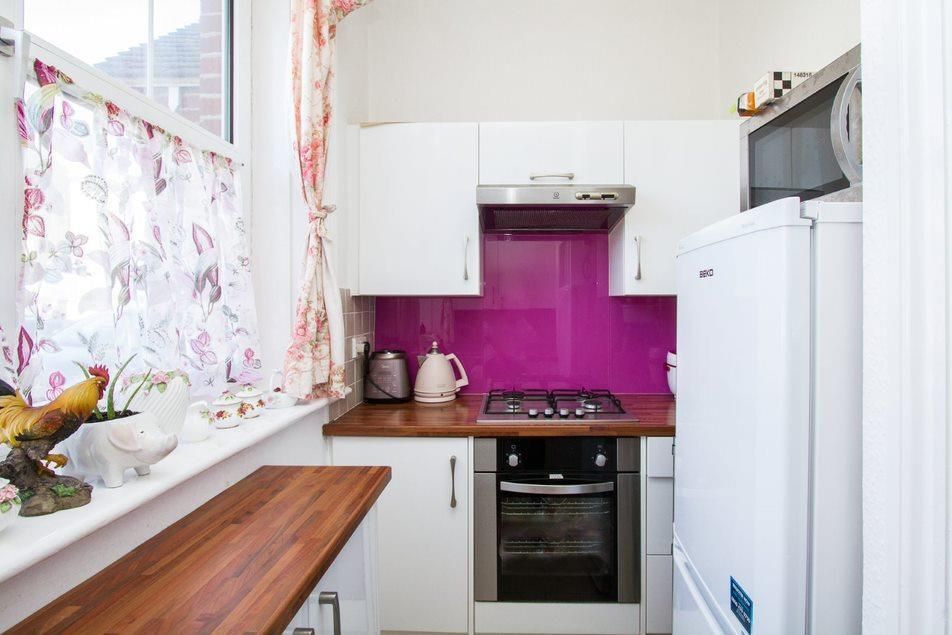 Property photo 3 of 10 Kitchen.Jpg