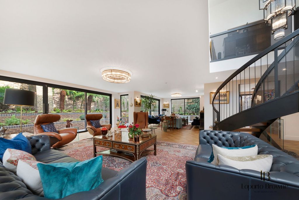 Property photo 3 of 48