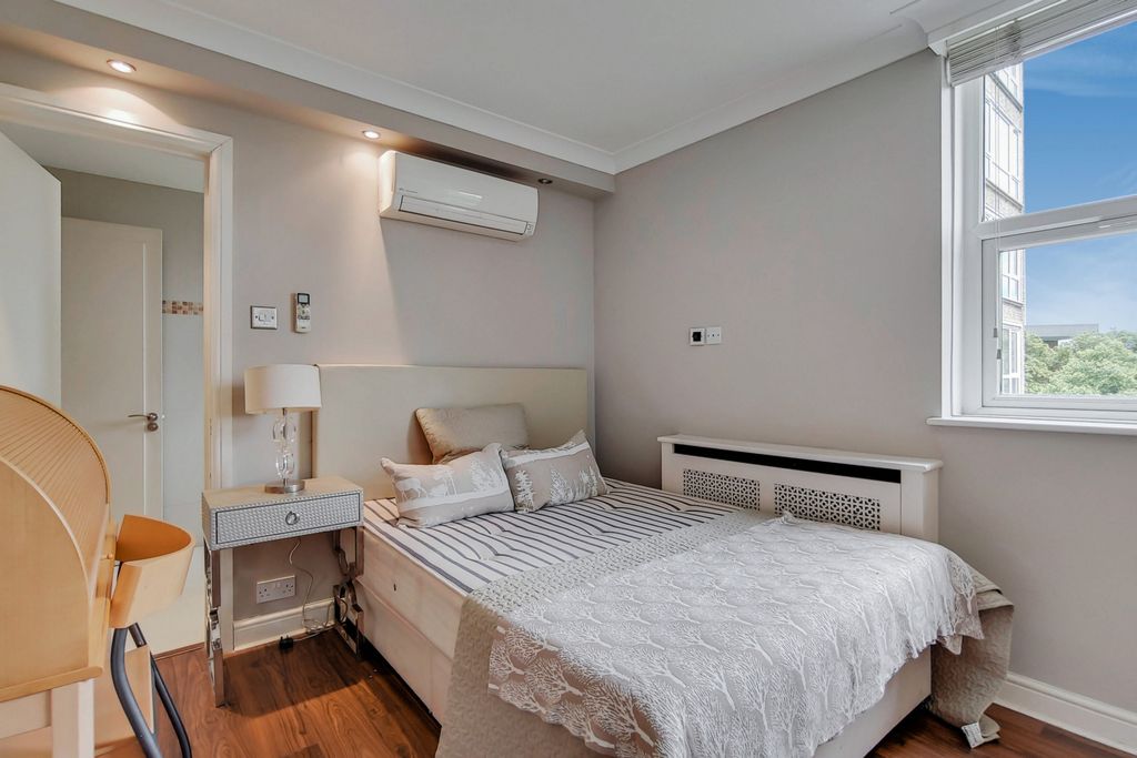 Property photo 3 of 11 Photo 3