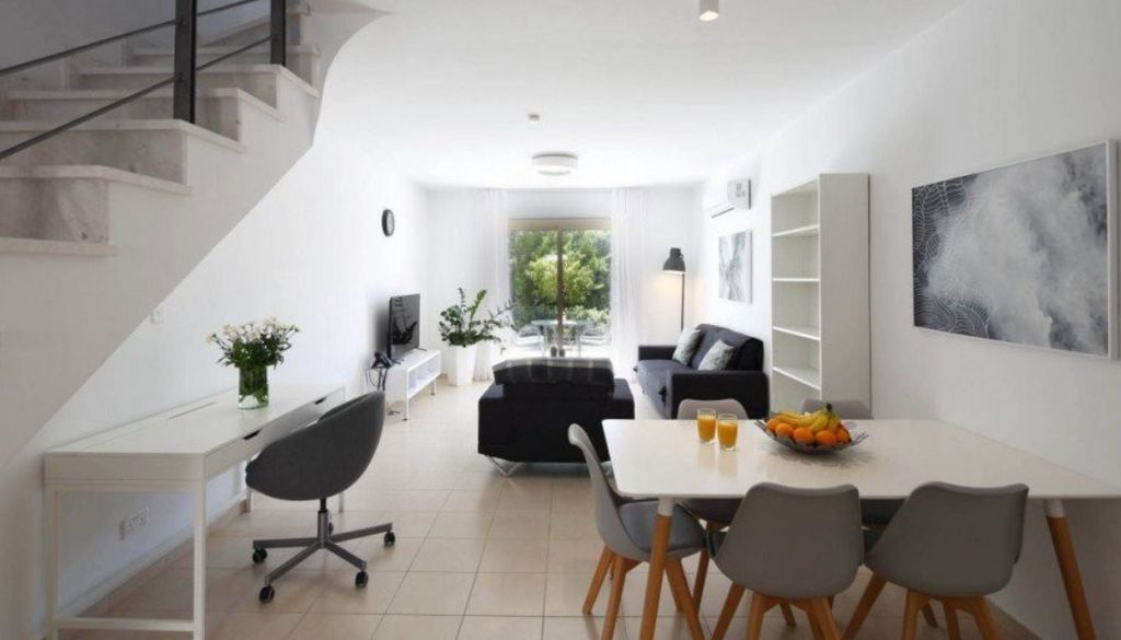 Property photo 2 of 5