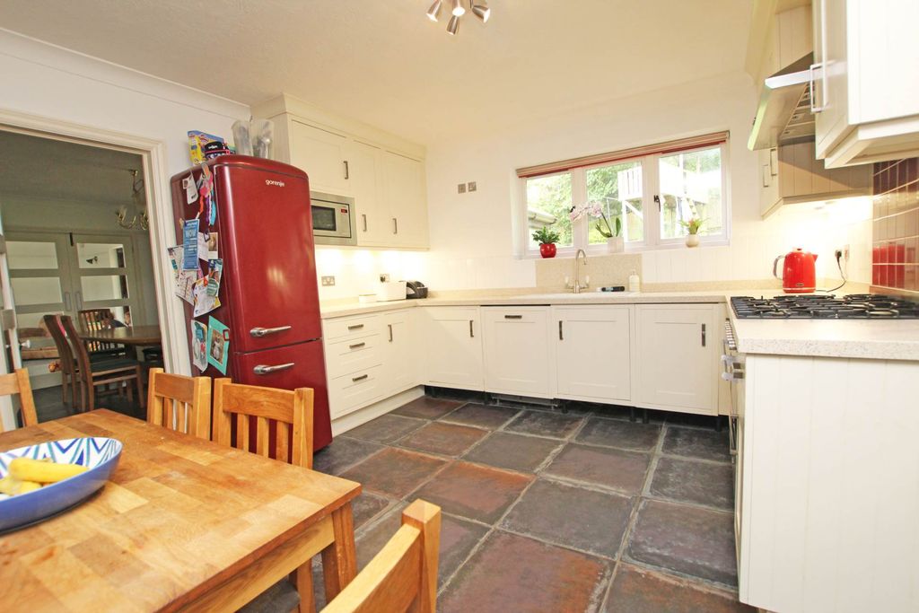 Property photo 2 of 24