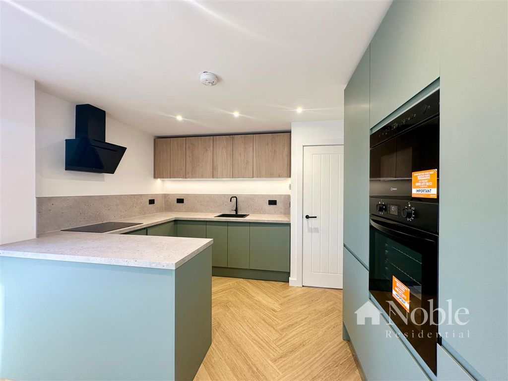 Property photo 2 of 21 Kitchen