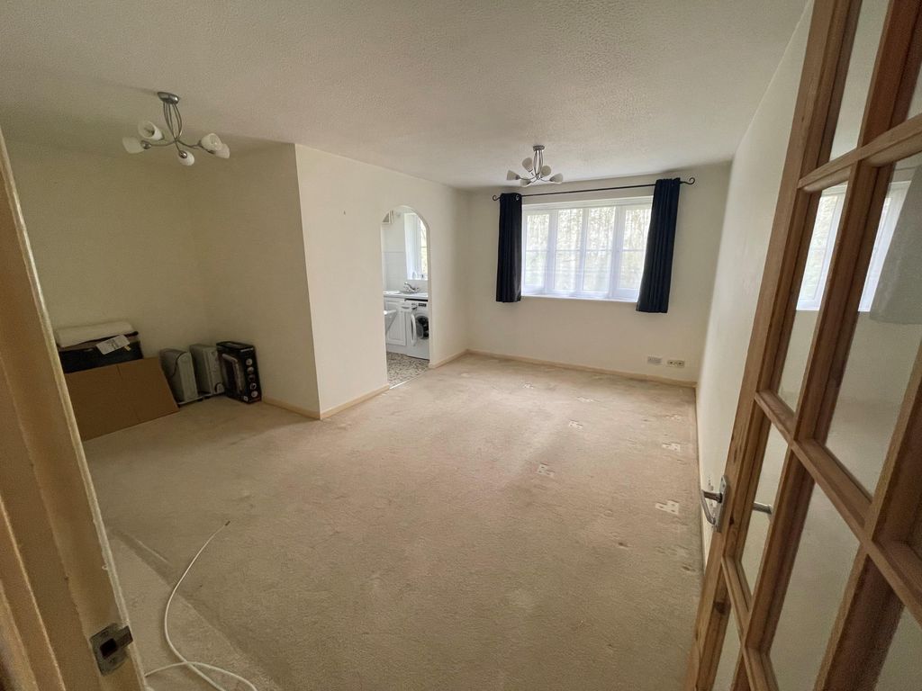 Property photo 3 of 5 Living Room