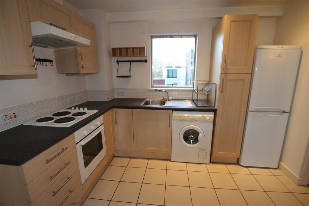 Property photo 2 of 6