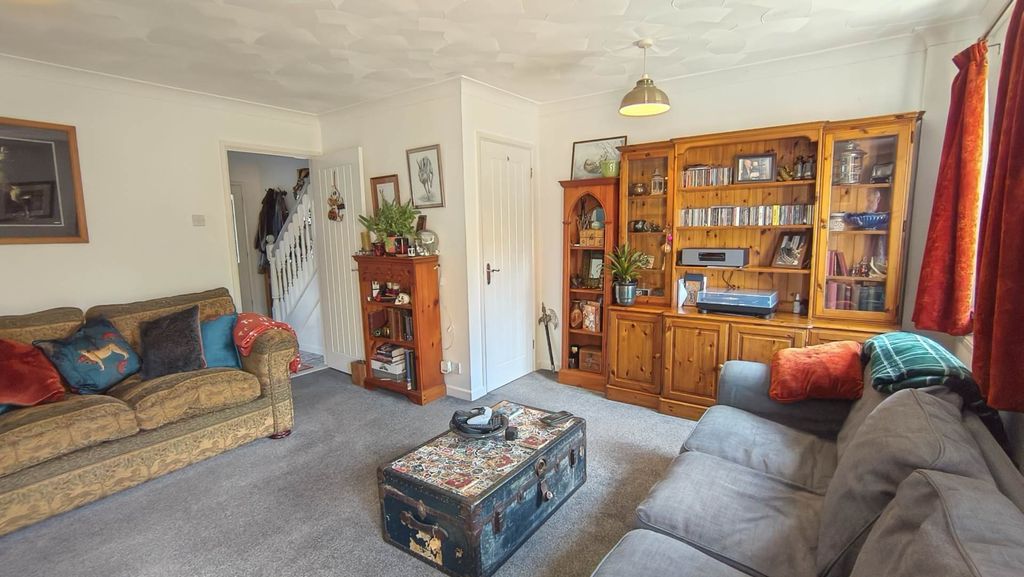 Property photo 2 of 19