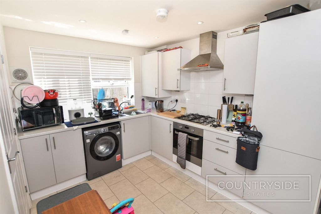 Property photo 3 of 14 Kitchen / Diner