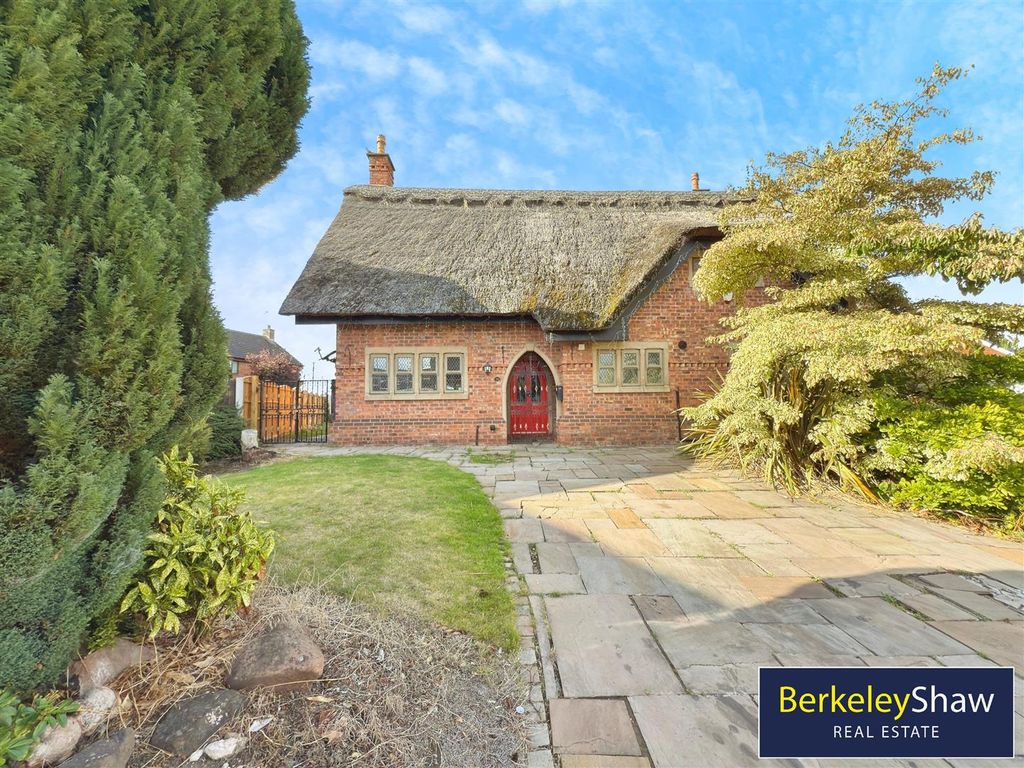Property photo 1 of 23 11Ae89Ae-5-4Eee-8374-CD462B6Aabe0-6137-000000D8071