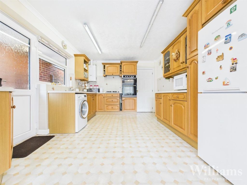 Property photo 3 of 15 Cam02861G0-Pr0358-Still006.Jpg