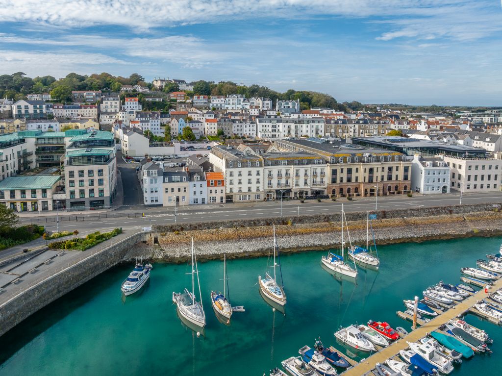 Property photo 2 of 20