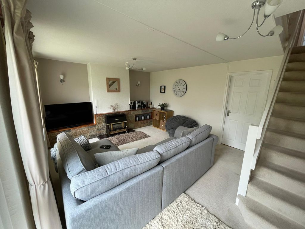Property photo 1 of 27