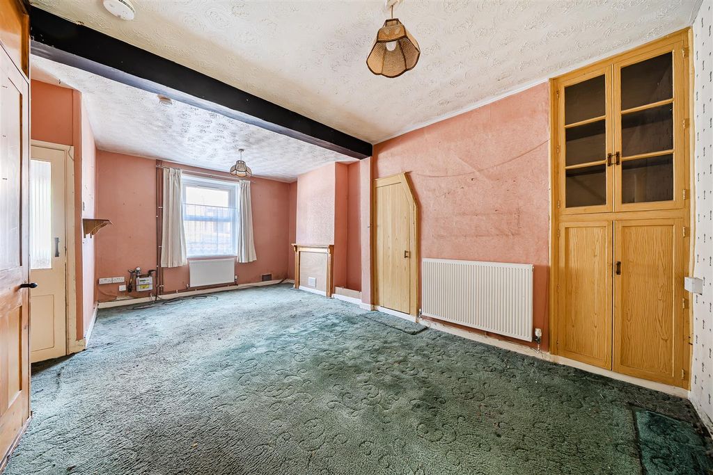 Property photo 2 of 9 Sitting/Dining Room