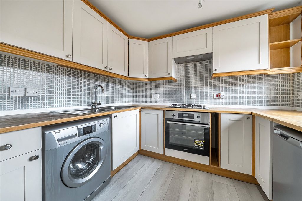 Property photo 3 of 11 Picture No. 24