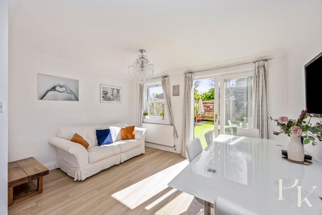 Property photo 3 of 20