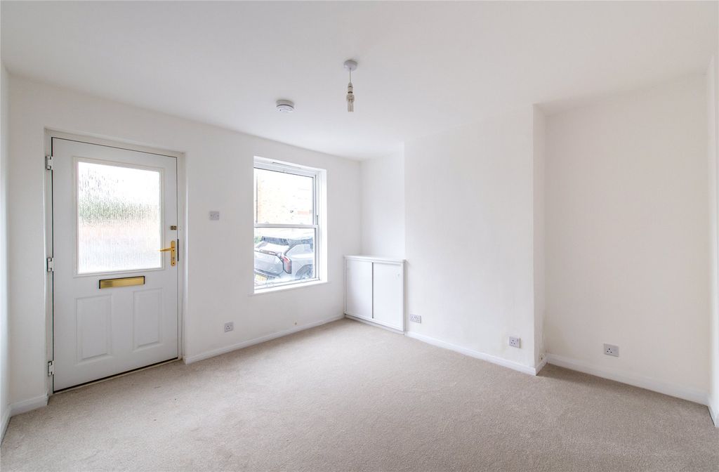 Property photo 2 of 18 Picture No. 12
