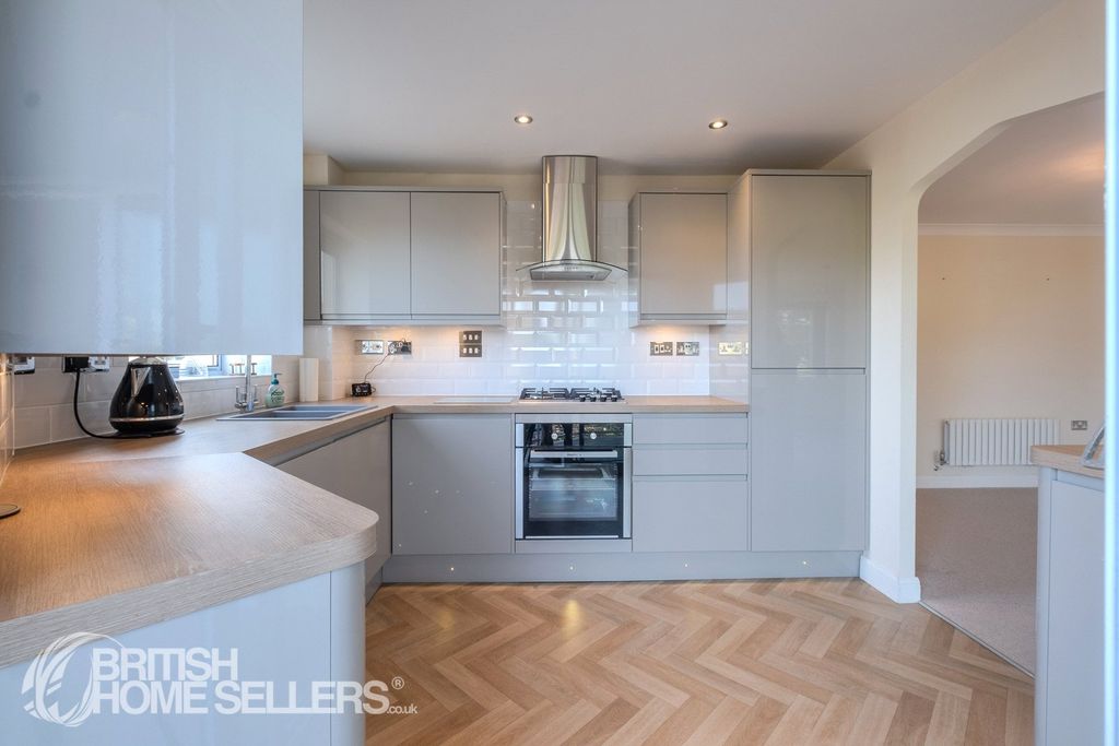 Property photo 3 of 19 Picture No. 02