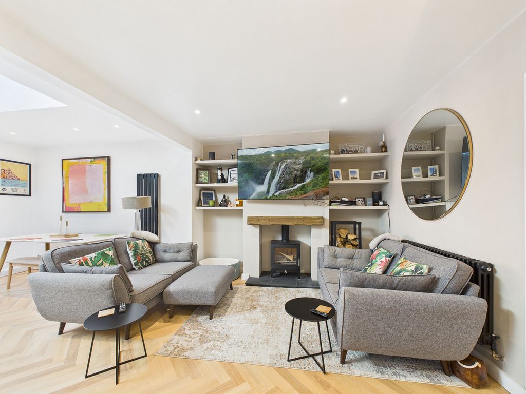 Property photo 3 of 21