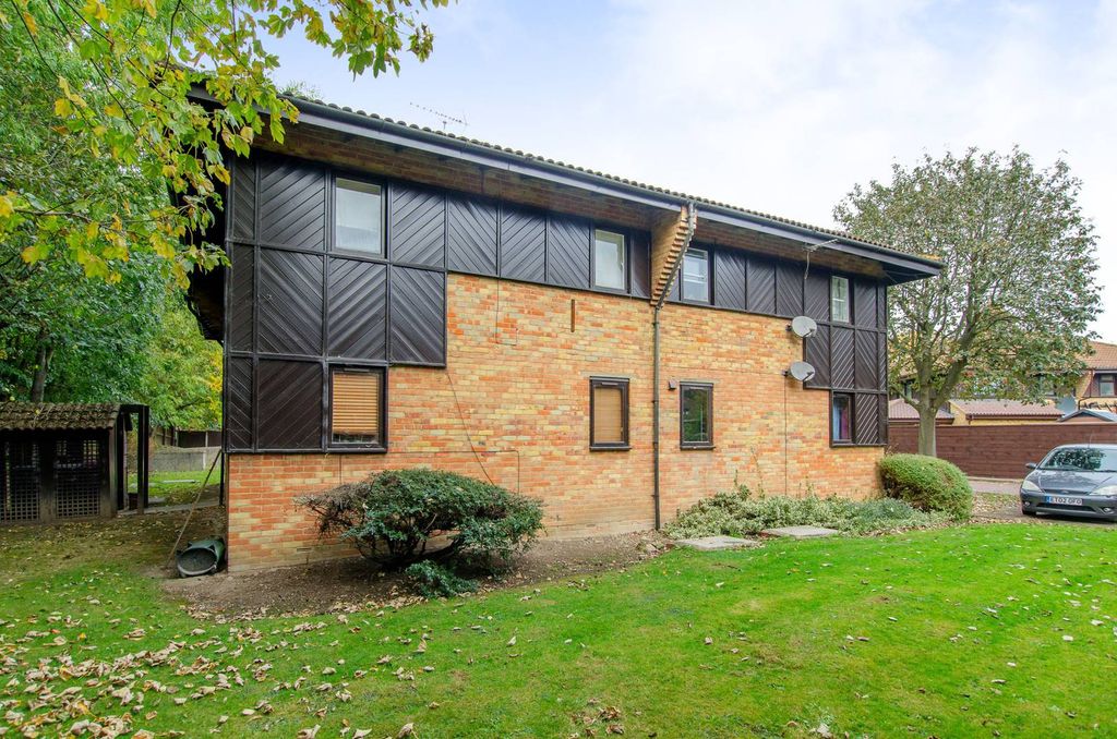 Property photo 1 of 8