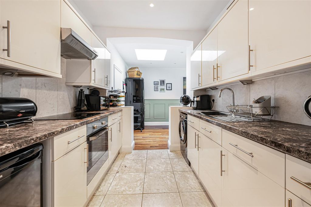 Property photo 3 of 15 9_84290.Jpg