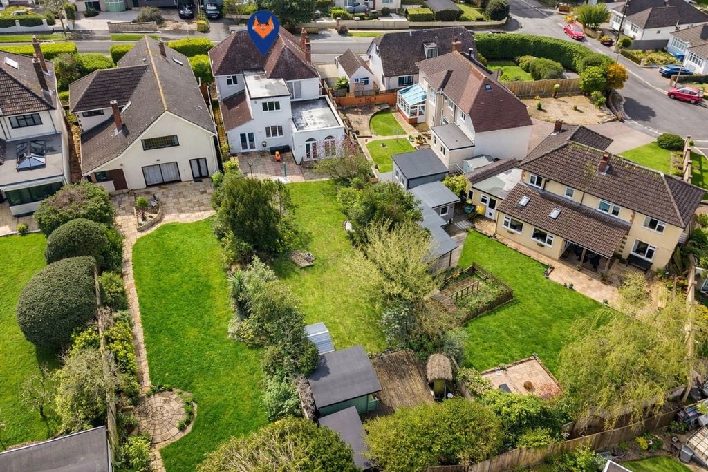 Property photo 2 of 27