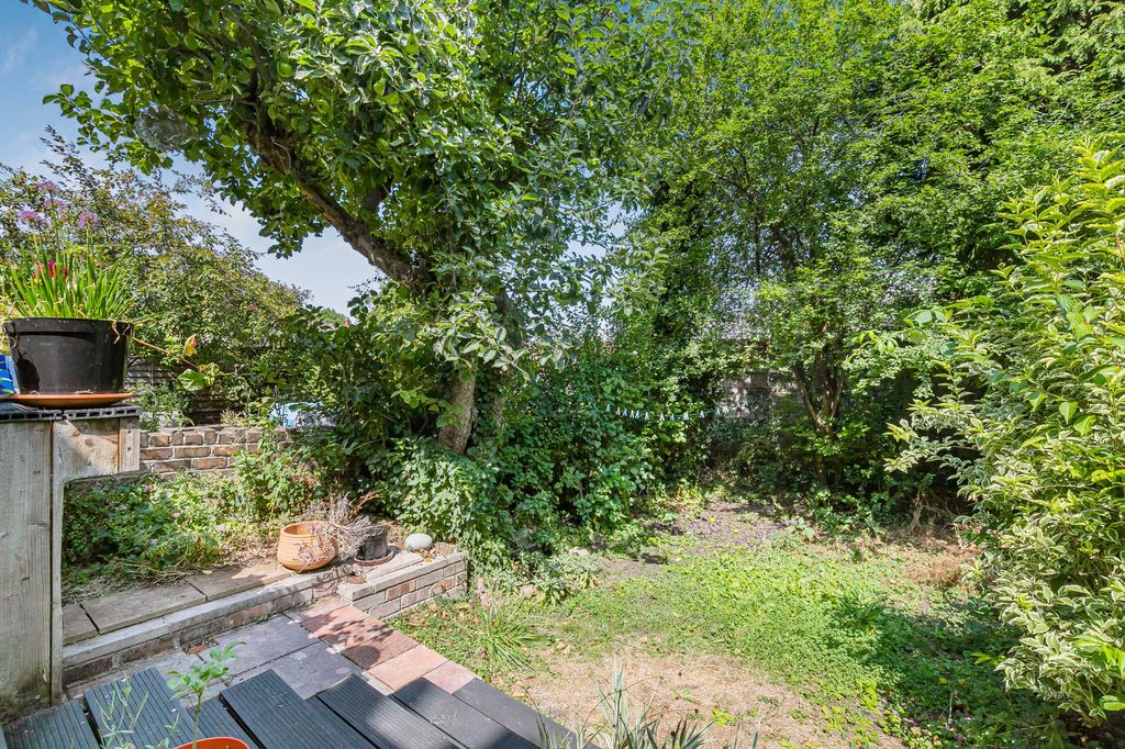 Property photo 3 of 33 Photo 16