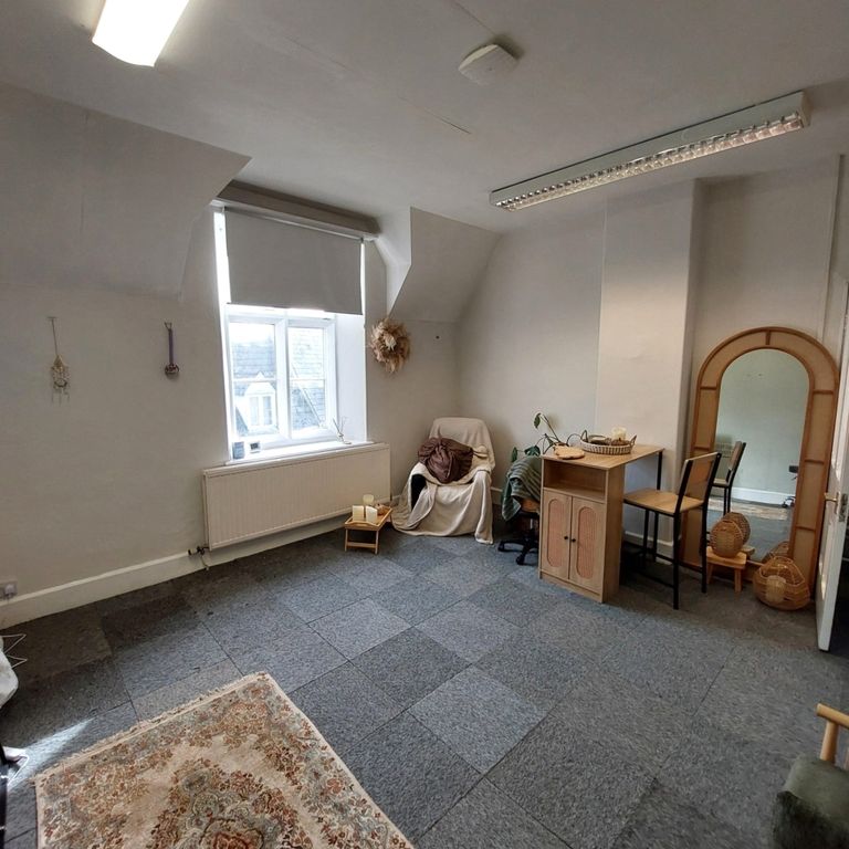 Property photo 2 of 3