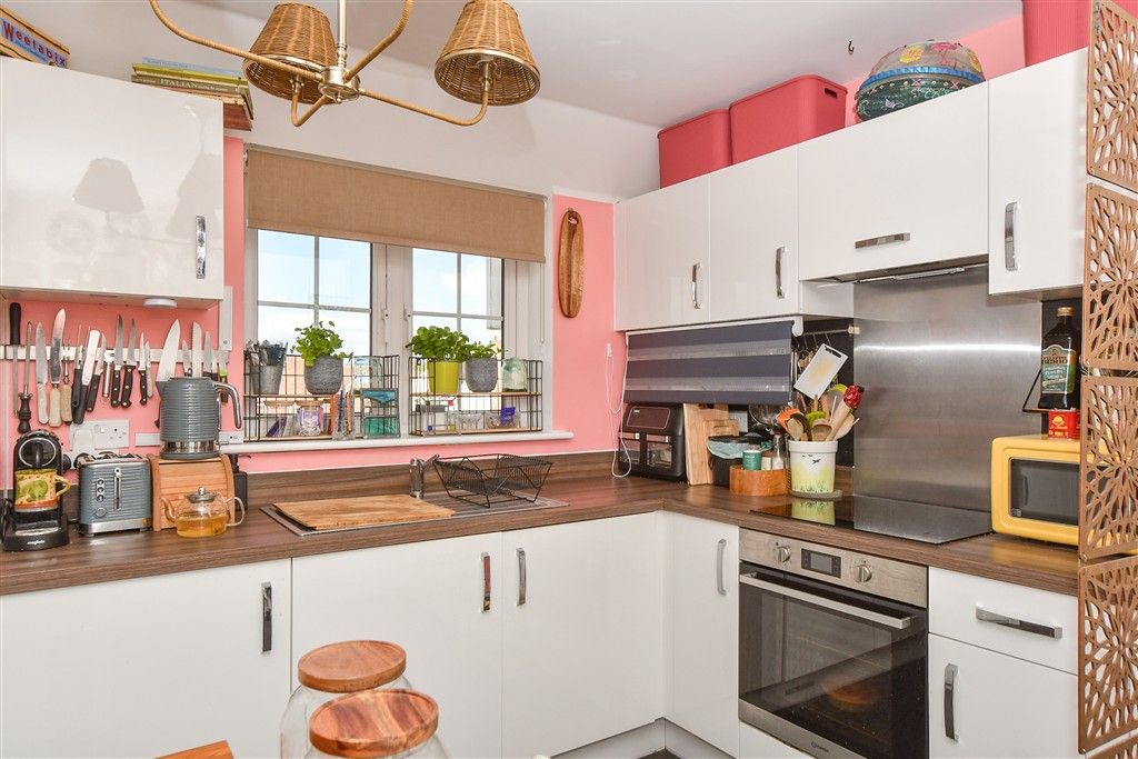 Property photo 3 of 17 Kitchen Area