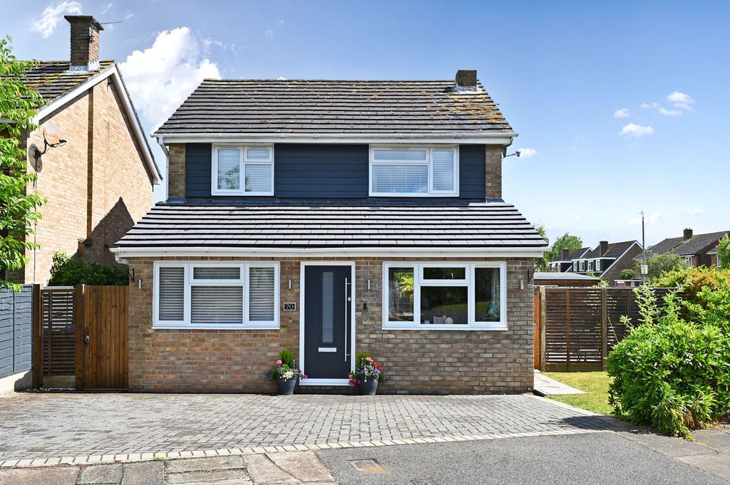 Property photo 1 of 32