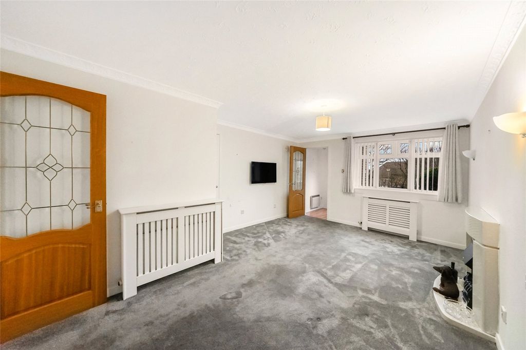 Property photo 3 of 15 Living Room