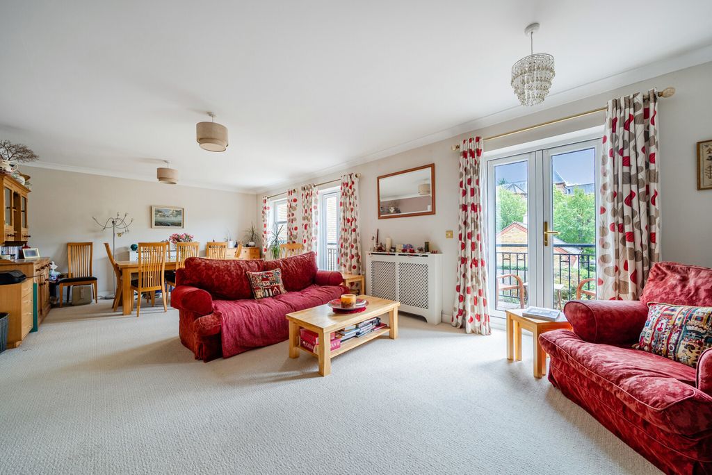 Property photo 3 of 19 1514086-9-1A08629...