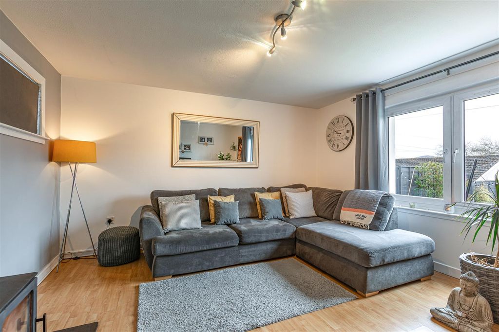 Property photo 3 of 23 4 Heather Court Galashiels 10.Jpg