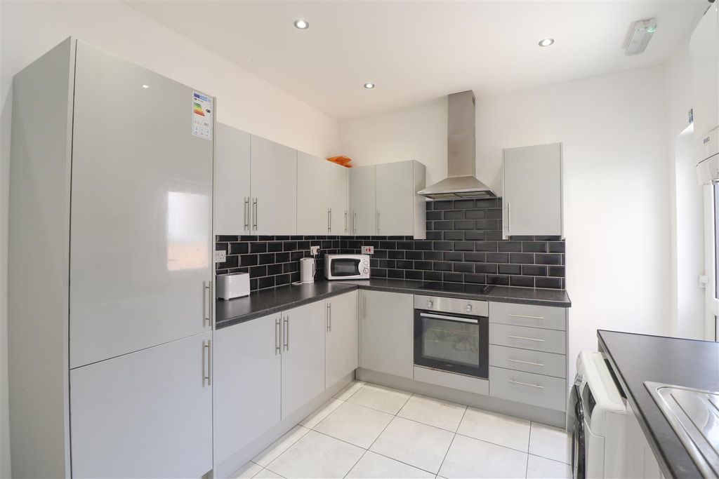 Property photo 3 of 3