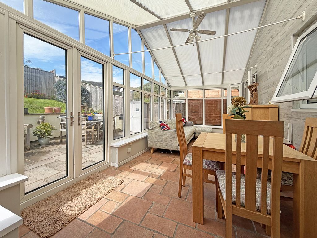 Property photo 3 of 44
