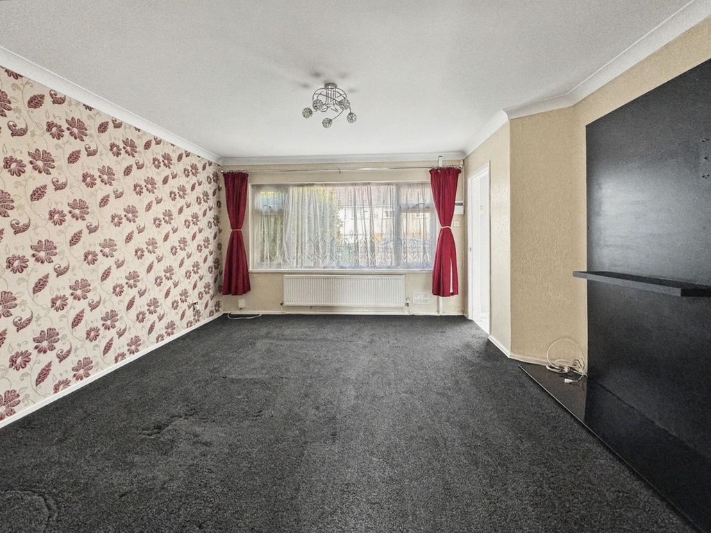 Additional image 5 of 4 bed semi-detached house to rentBrynau Road, Caerphilly CF83