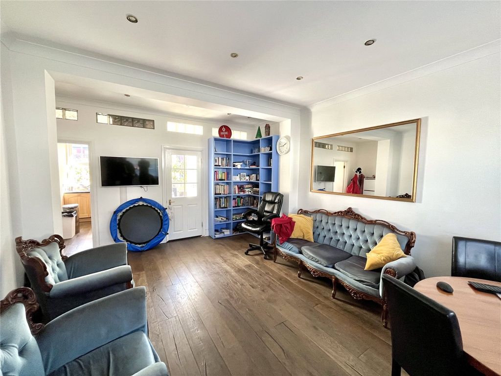 Property photo 3 of 15 Picture No. 04