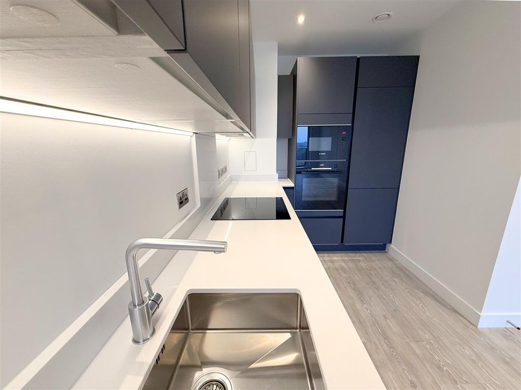 Property photo 2 of 6 472.Png