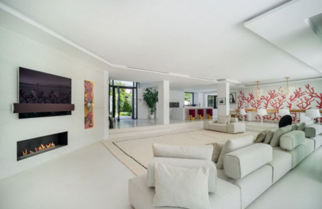 Property photo 3 of 18