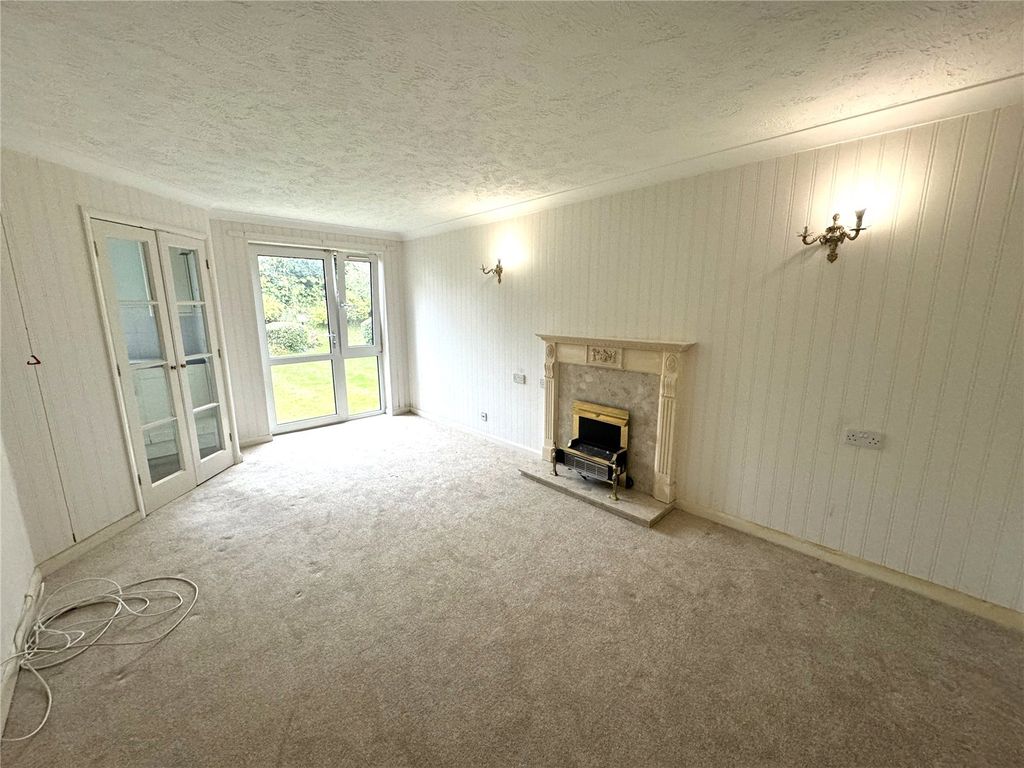 Property photo 2 of 11 Picture No. 14