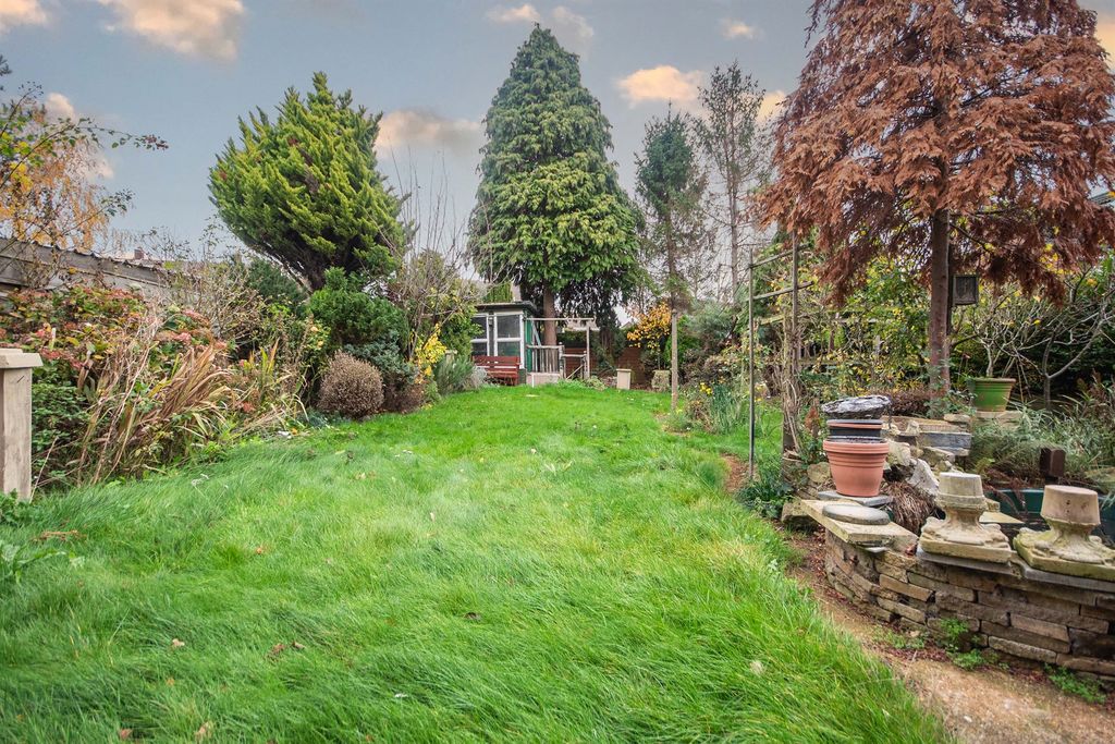 Property photo 2 of 9