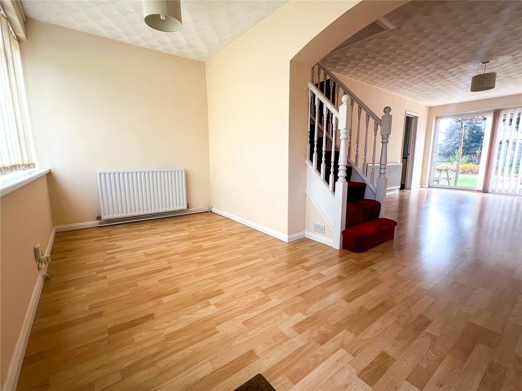 Property photo 3 of 18 Picture No. 02