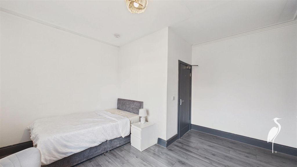 Property photo 3 of 16 Room C