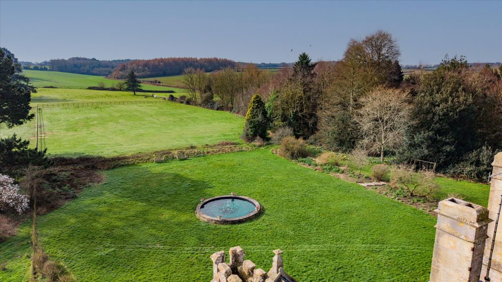 Property photo 3 of 25 Image