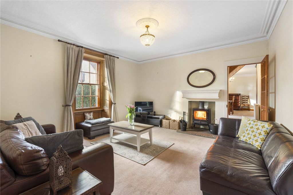 Property photo 3 of 25 Sitting Room