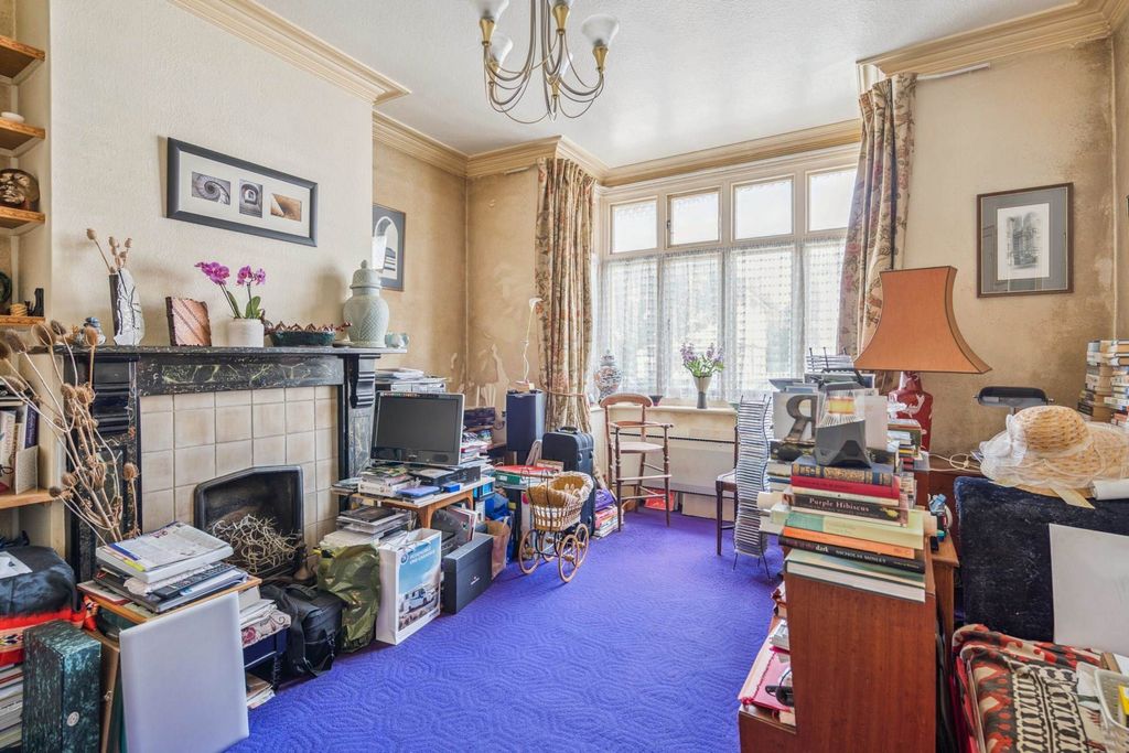 Property photo 3 of 16