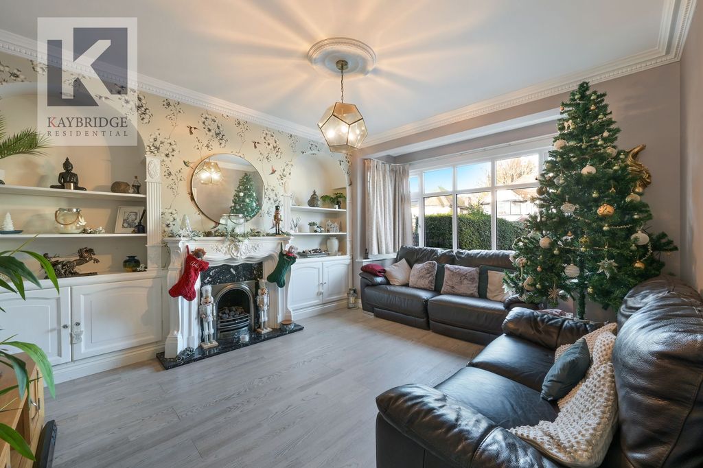 Property photo 3 of 16 Stoneleigh Park Road, Epsom - Kt19 0Qt