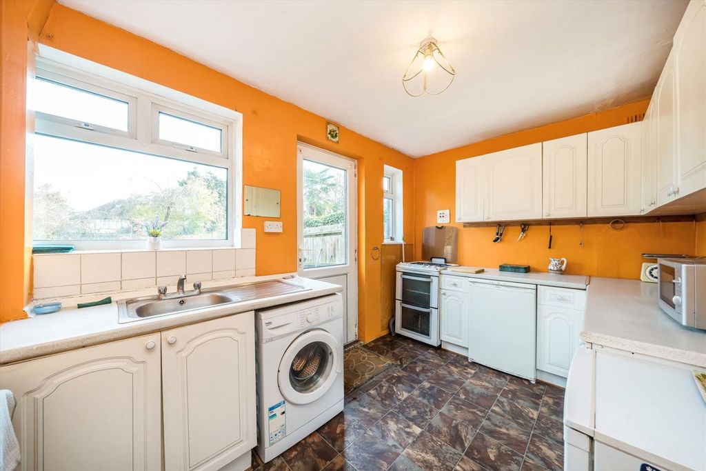 Property photo 3 of 6